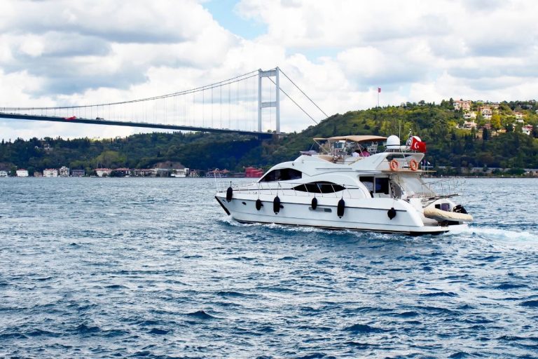 Boğazda Yat Kiralama